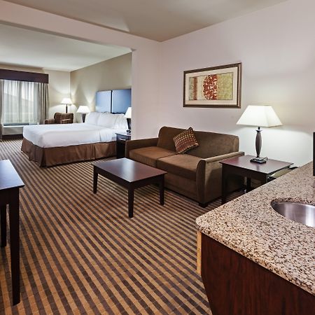 Holiday Inn Express & Suites Brady By Ihg Εξωτερικό φωτογραφία