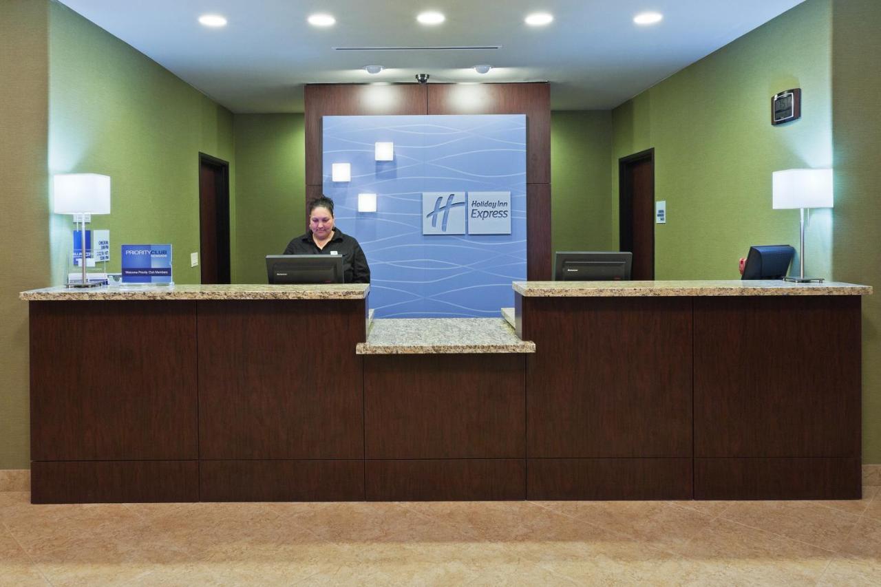 Holiday Inn Express & Suites Brady By Ihg Εξωτερικό φωτογραφία
