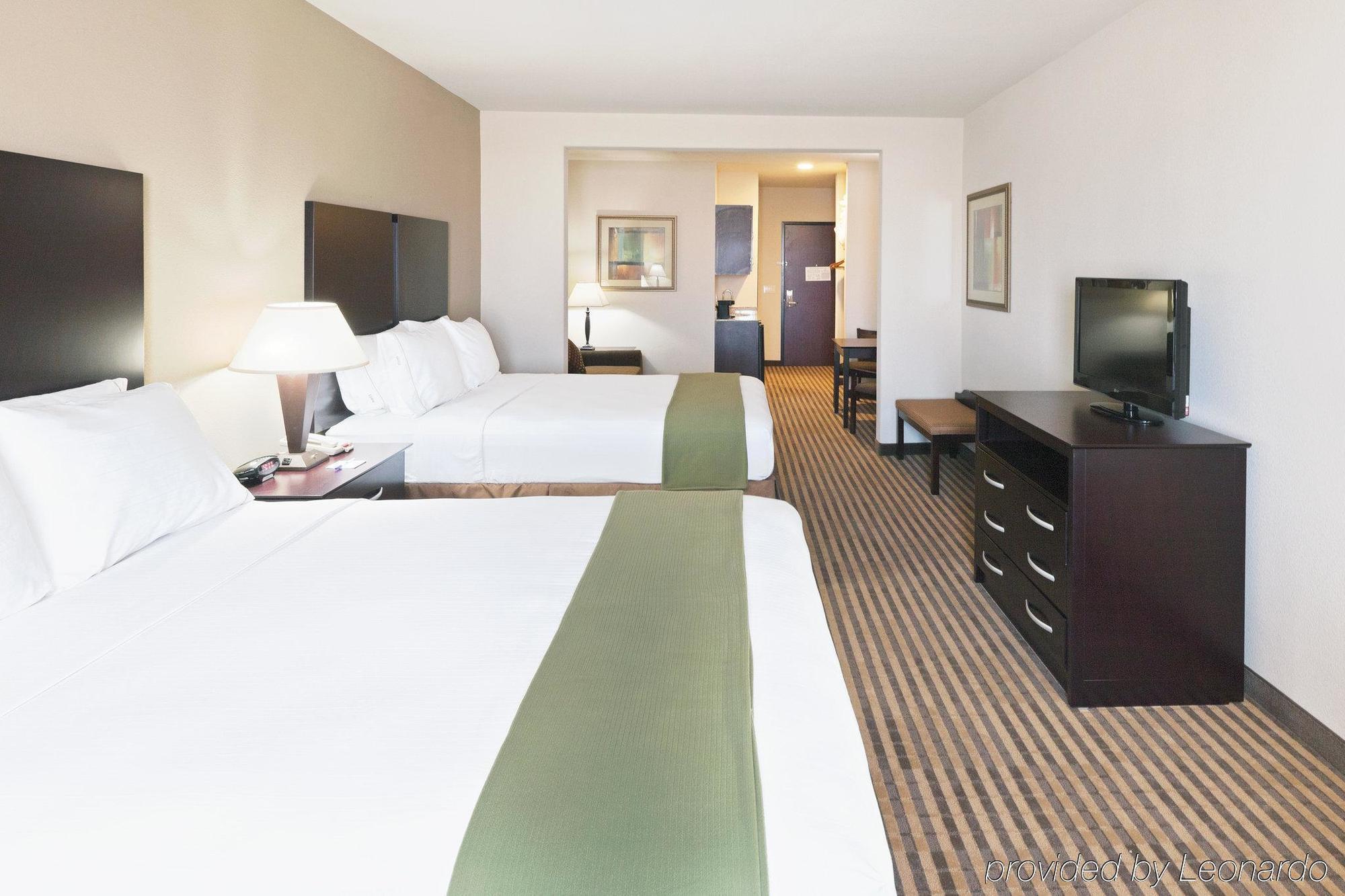 Holiday Inn Express & Suites Brady By Ihg Δωμάτιο φωτογραφία