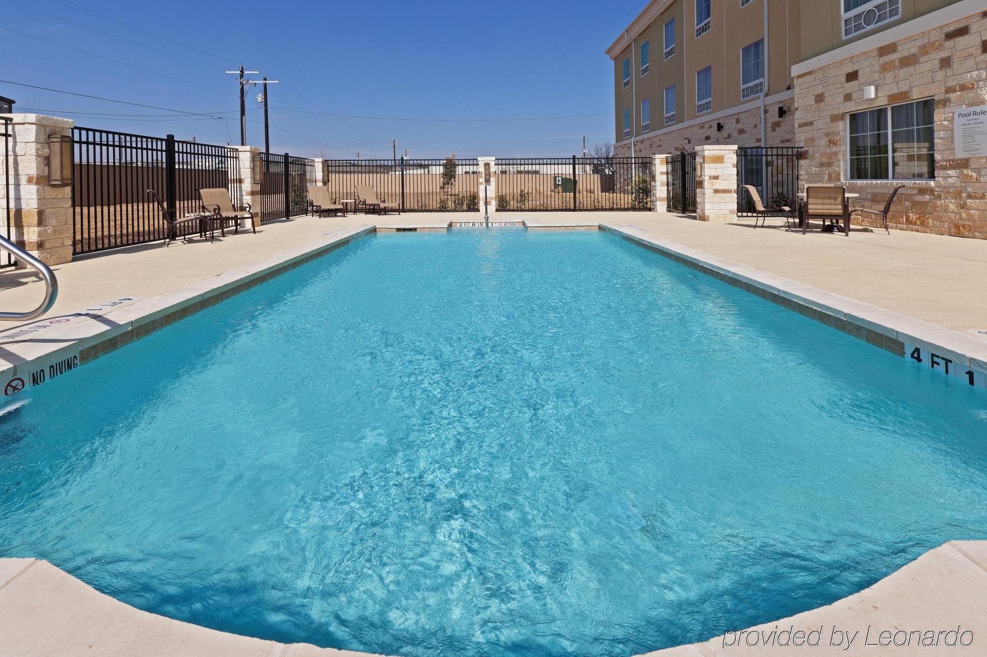Holiday Inn Express & Suites Brady By Ihg Ανέσεις φωτογραφία