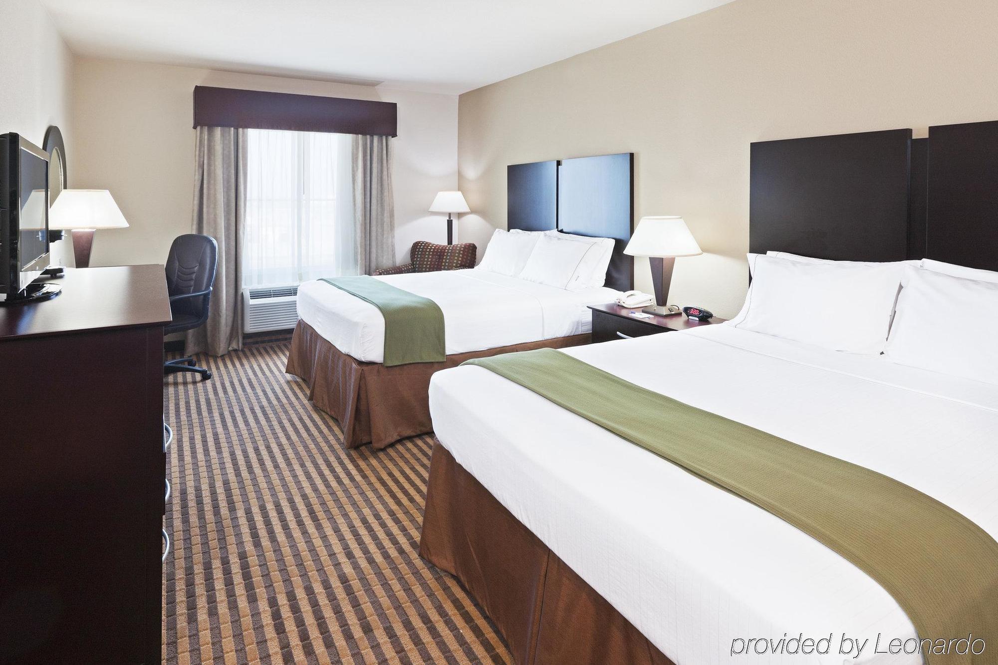 Holiday Inn Express & Suites Brady By Ihg Δωμάτιο φωτογραφία
