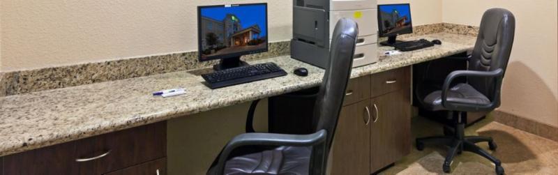 Holiday Inn Express & Suites Brady By Ihg Εξωτερικό φωτογραφία