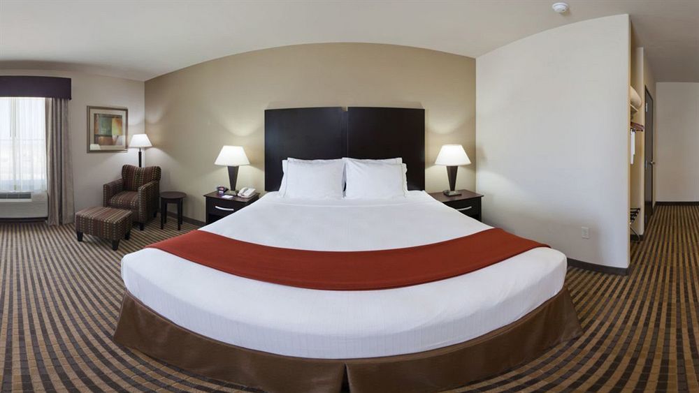 Holiday Inn Express & Suites Brady By Ihg Εξωτερικό φωτογραφία